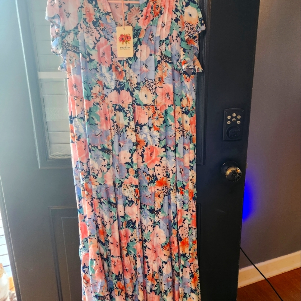 Floral boutique maxi dress NEVER WORN